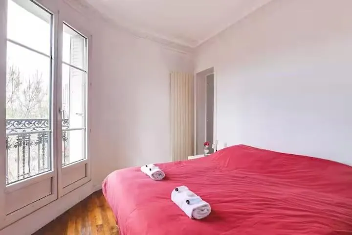 Comfort And Tranquility Near The Canal De L Ourcq Paris